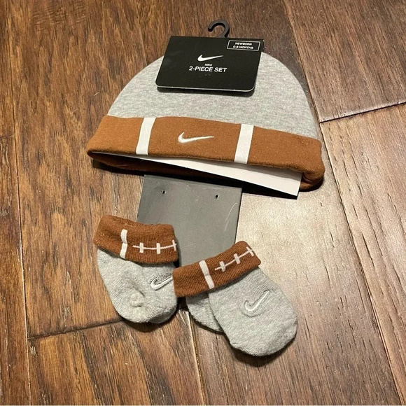 Carter's Nike & Others Infant Clothing Swaddles Lot Newborn - Picture 5 of 8